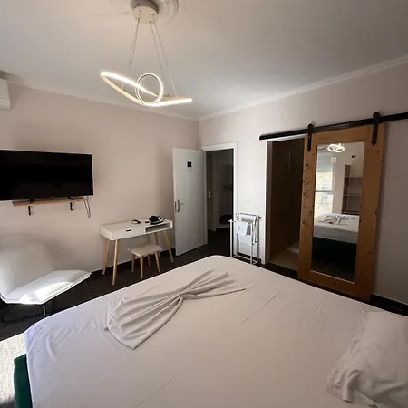 Emerald By Adore, Appartement